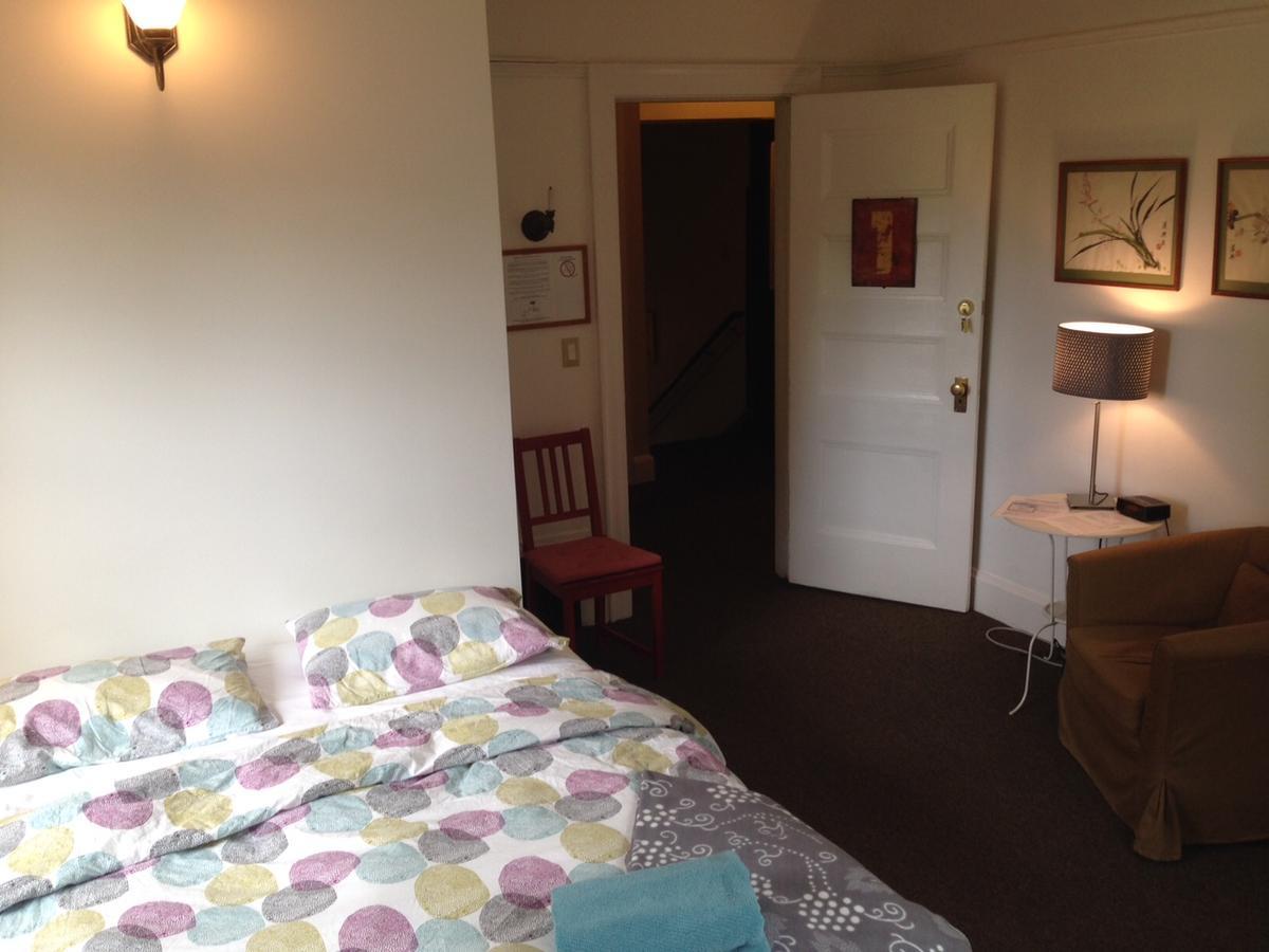 Guest house International 2*