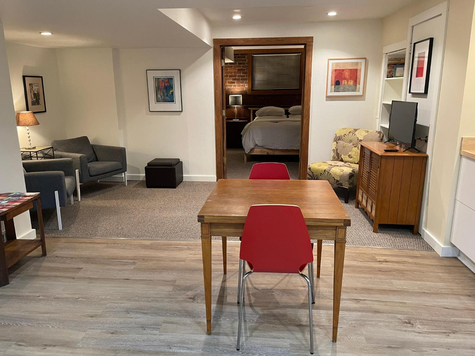 Guest house International